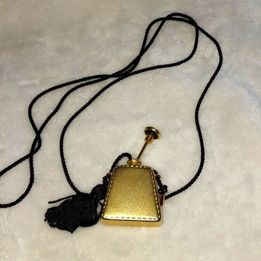 Vintage Debbie J Palmer perfume pendant - Picture 6 of 6